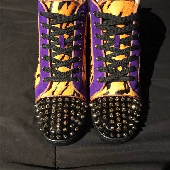 Comment size below up to a size 15 - Picture 3 of 4